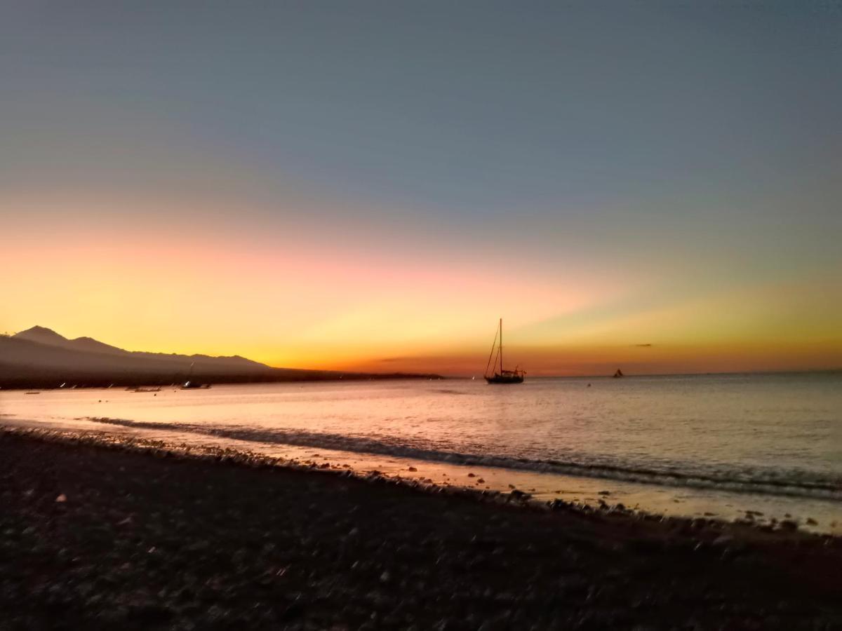 Beach Side Amed Delem Family Ambat ภายนอก รูปภาพ
